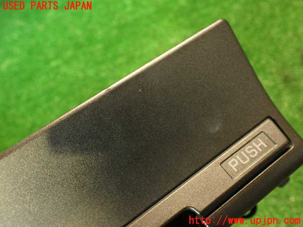 2UPJ-32847821]クラウン 4ドア ハードトップ(GS131)灰皿1 中古_m0002.jpg