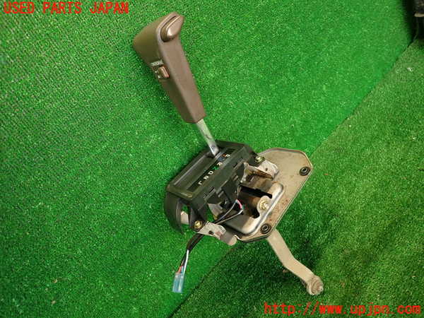 2UPJ-32847555]クラウン 4ドア ハードトップ(GS131)ATシフトレバー 中古_m0001.jpg