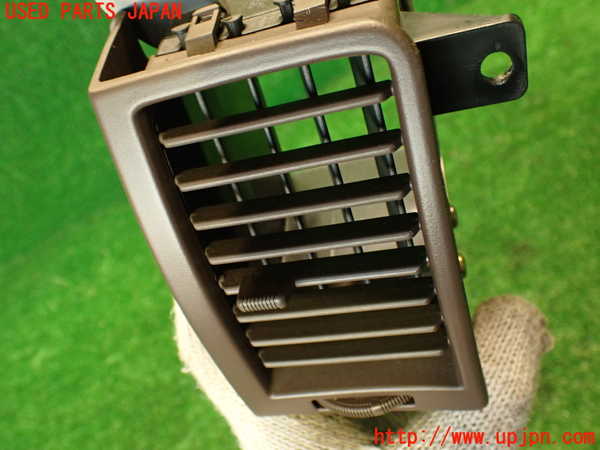 2UPJ-32847527]クラウン 4ドア ハードトップ(GS131)エアコン吹き出し口2 中古_m0002.jpg