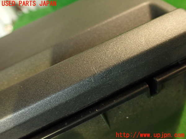 2UPJ-32847841]クラウン 4ドア ハードトップ(GS131)小物入れ1 中古_m0002.jpg