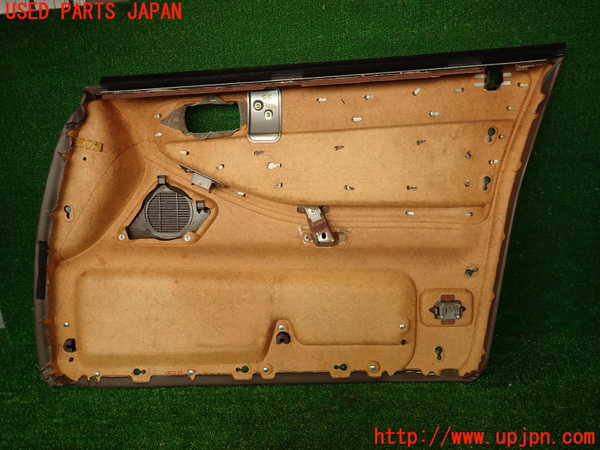 2UPJ-32841264]クラウン 4ドア ハードトップ(GS131)左前ドア内張り 中古_m0004.jpg