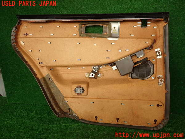 2UPJ-32841294]クラウン 4ドア ハードトップ(GS131)右後ドア内張り 中古_m0004.jpg