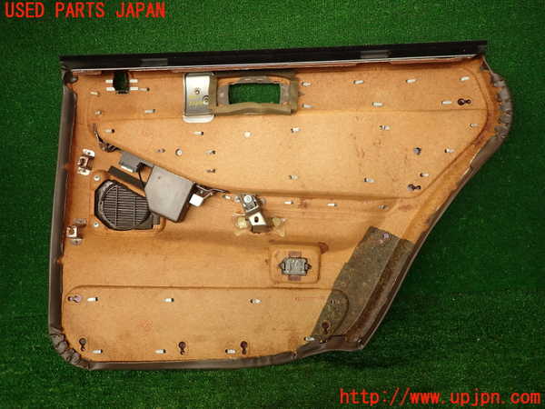 2UPJ-32841324]クラウン 4ドア ハードトップ(GS131)左後ドア内張り 中古_m0004.jpg