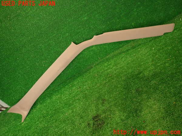 2UPJ-32847655]クラウン 4ドア ハードトップ(GS131)右フロントピラートリム 中古_m0001.jpg