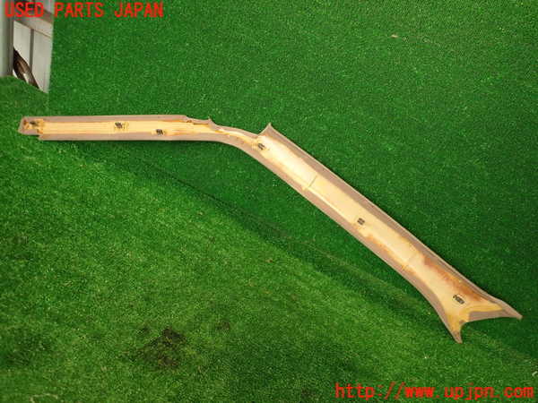 2UPJ-32847655]クラウン 4ドア ハードトップ(GS131)右フロントピラートリム 中古_m0004.jpg