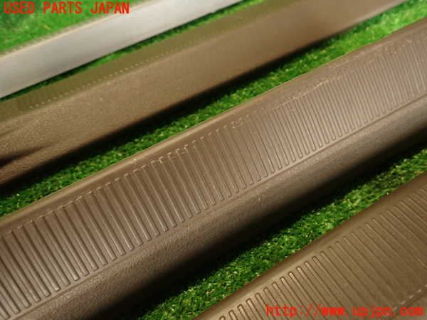 2UPJ-32847740]クラウン 4ドア ハードトップ(GS131)スカッフプレート 中古_m0003.jpg