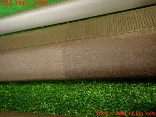 2UPJ-32847740]クラウン 4ドア ハードトップ(GS131)スカッフプレート 中古_m0004.jpg