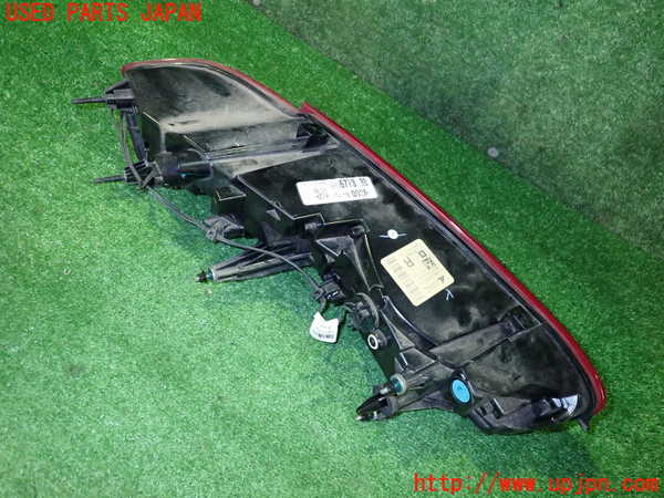 2UPJ-32851530]シボレー・カマロ コンバーチブル(A1XC)右テールランプ 中古_m0003.jpg