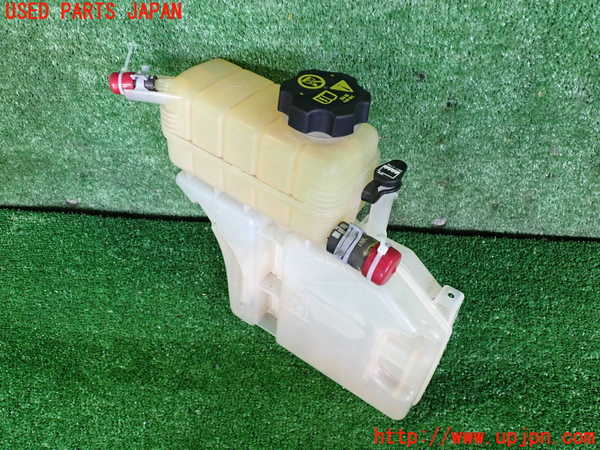 2UPJ-32852410]シボレー・カマロ コンバーチブル(A1XC)ラジエータータンク 中古_m0001.jpg