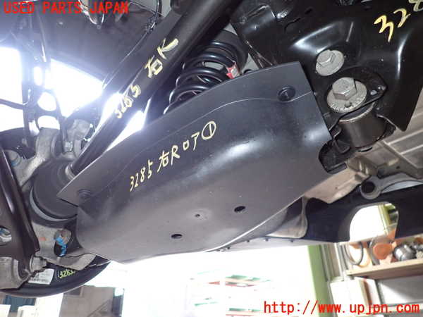 2UPJ-32855200]シボレー・カマロ コンバーチブル(A1XC)右リアロアアーム1 中古_m0001.jpg