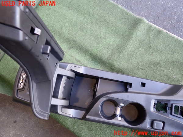 2UPJ-32857540]シボレー・カマロ コンバーチブル(A1XC)センターコンソール 中古_m0003.jpg