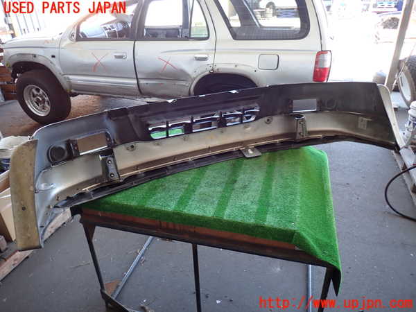 2UPJ-32861010]ハイラックスサーフ(KZN185W)フロントバンパー 中古_m0005.jpg