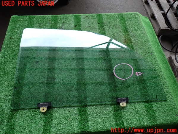 2UPJ-32861238]ハイラックスサーフ(KZN185W)右前ドアガラス 中古(M305)_m0001.jpg