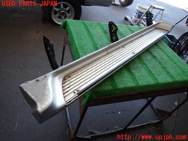 2UPJ-32861390]ハイラックスサーフ(KZN185W)右サイドステップ 中古_m0001.jpg