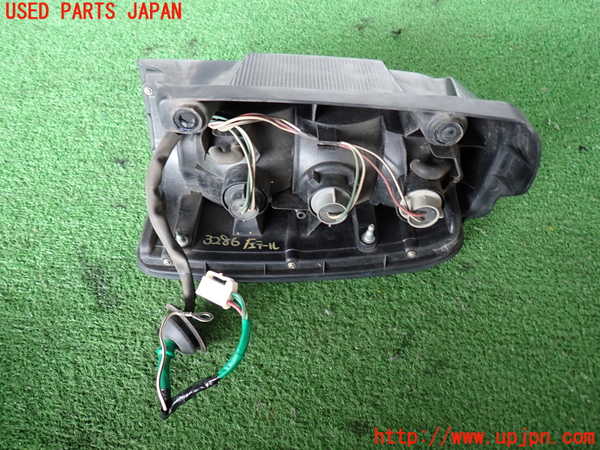 2UPJ-32861536]ハイラックスサーフ(KZN185W)左テールランプ 中古_m0004.jpg