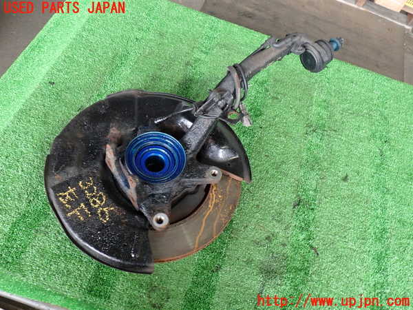 2UPJ-32864295]ハイラックスサーフ(KZN185W)左フロントナックルハブ (ジャンク品) 中古_m0002.jpg