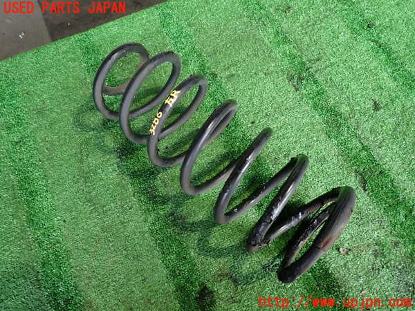 2UPJ-32865105]ハイラックスサーフ(KZN185W)左リアスプリング 中古_m0001.jpg