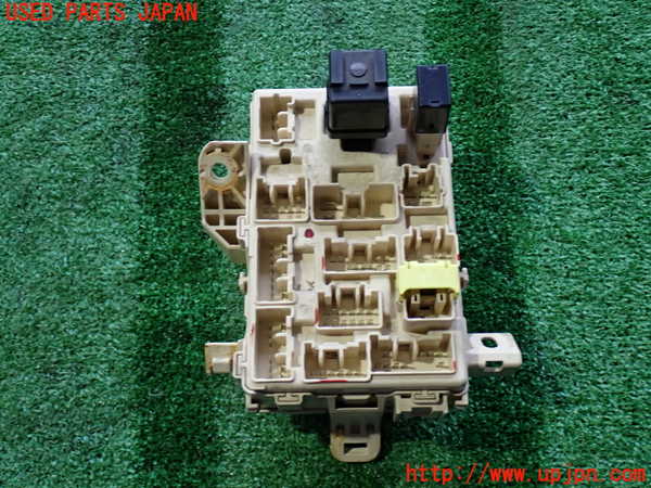 2UPJ-32866741]ハイラックスサーフ(KZN185W)ヒューズボックス1 中古_m0001.jpg