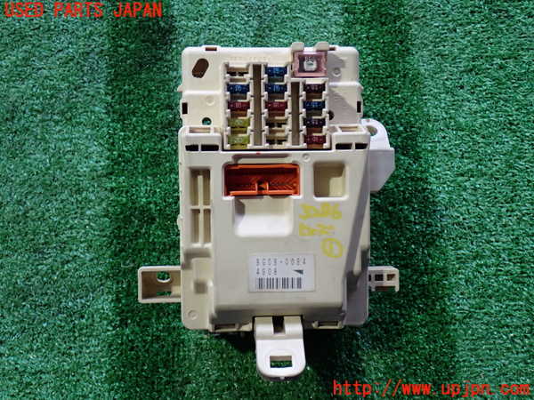 2UPJ-32866741]ハイラックスサーフ(KZN185W)ヒューズボックス1 中古_m0002.jpg