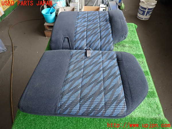 2UPJ-32867435]ハイラックスサーフ(KZN185W)左リアシート 中古_m0001.jpg