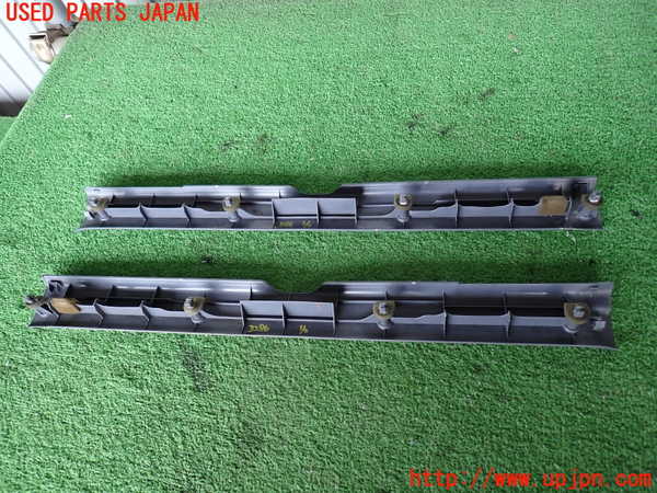 2UPJ-32867740]ハイラックスサーフ(KZN185W)スカッフプレート 中古_m0002.jpg