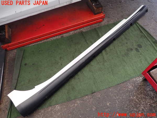 2UPJ-32871390]マセラティ・ギブリ(MG30A)右サイドステップ 中古_m0001.jpg