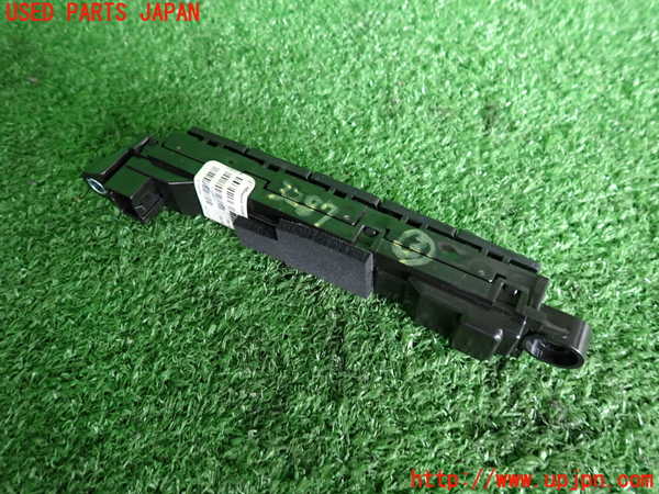 2UPJ-32876308]マセラティ・ギブリ(MG30A)スイッチ3 (トラクションOFF、走行モード切替、ショックアブソーバー他) 中古_m0002.jpg