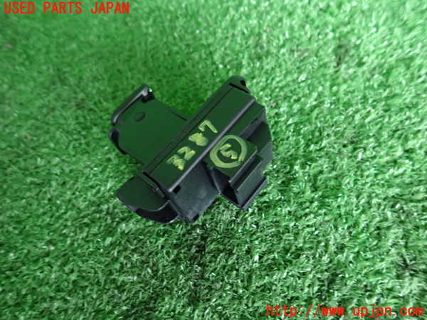 2UPJ-32876310]マセラティ・ギブリ(MG30A)スイッチ5 (電動パーキングブレーキ) 中古_m0002.jpg