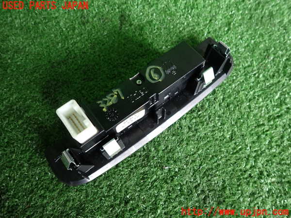 2UPJ-32876311]マセラティ・ギブリ(MG30A)スイッチ6 中古_m0002.jpg