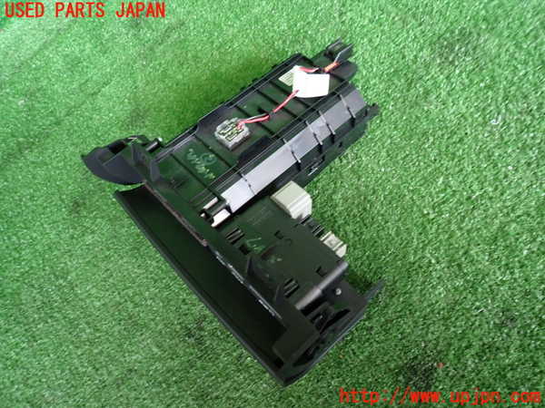 2UPJ-32877842]マセラティ・ギブリ(MG30A)小物入れ2 中古_m0003.jpg
