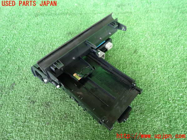 2UPJ-32877842]マセラティ・ギブリ(MG30A)小物入れ2 中古_m0004.jpg