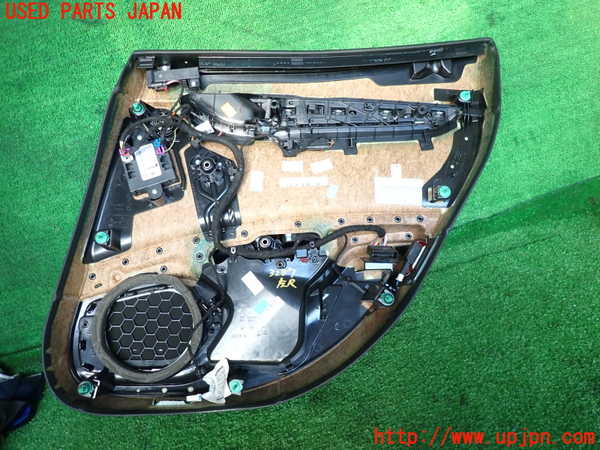 2UPJ-32871324]マセラティ・ギブリ(MG30A)左後ドア内張り 中古_m0003.jpg