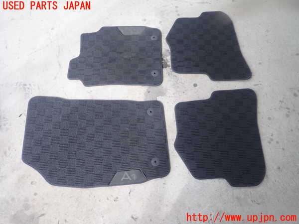 1UPJ-32887800]アウディ・A1 スポーツバック(8XCHZ)フロアマット 中古_m0002.jpg