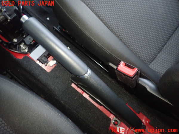 1UPJ-32887550]アウディ・A1 スポーツバック(8XCHZ)サイドブレーキレバー 中古_m0001.jpg