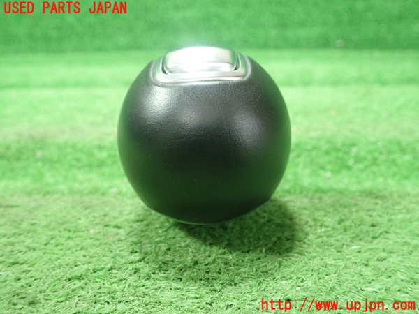 5UPJ-32887570]アウディ・A1 スポーツバック(8XCHZ)シフトノブ 中古_m0003.jpg