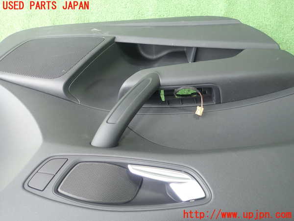 1UPJ-32881264]アウディ・A1 スポーツバック(8XCHZ)左前ドア内張り 中古_m0002.jpg