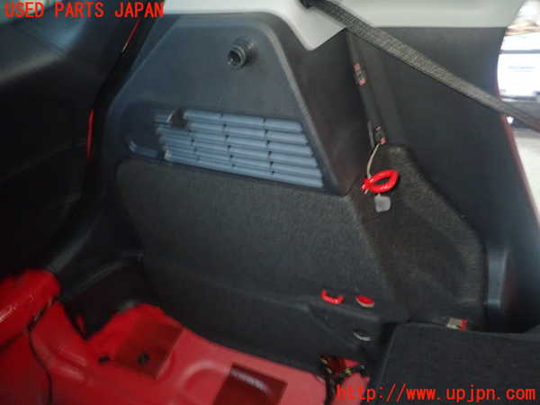 1UPJ-32887680]アウディ・A1 スポーツバック(8XCHZ)左リアピラートリム 中古_m0002.jpg