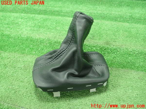 5UPJ-32887575]アウディ・A1 スポーツバック(8XCHZ)シフトブーツ 中古_m0001.jpg