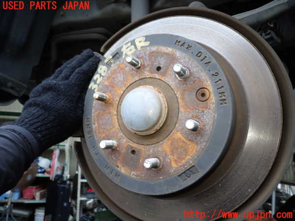 1UPJ-32894300]パジェロ(V98W)右リアナックルハブ 中古_m0001.jpg