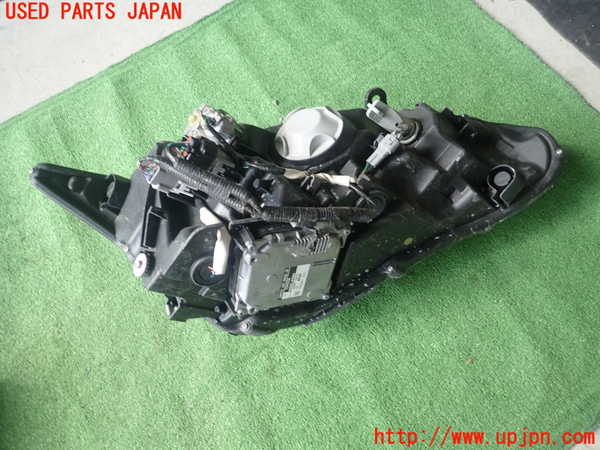 1UPJ-32901132]レクサス・CT200h(ZWA10)左ヘッドライト LED 中古_m0002.jpg