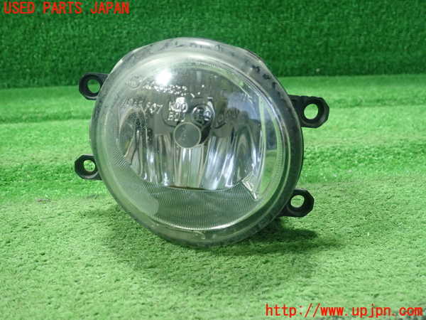 5UPJ-32901180]レクサス・CT200h(ZWA10)右フォグ 中古_m0001.jpg