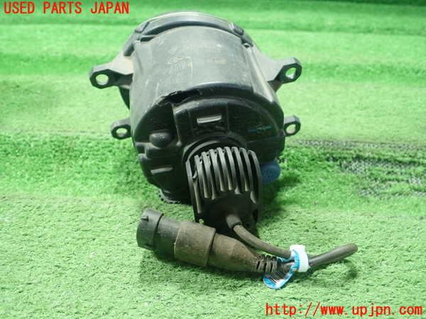 5UPJ-32901180]レクサス・CT200h(ZWA10)右フォグ 中古_m0002.jpg