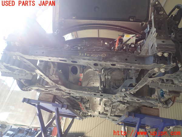 5UPJ-32905296]レクサス・CT200h(ZWA10)メンバー1 中古_m0001.jpg