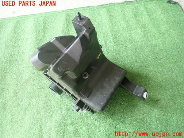1UPJ-32902560]レクサス・CT200h(ZWA10)エアクリーナーボックス 中古_m0003.jpg