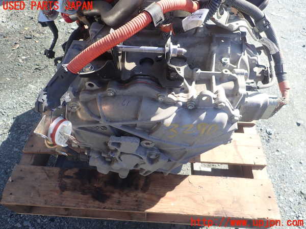 1UPJ-32903010]レクサス・CT200h(ZWA10)ミッション AT 2ZR-FXE 中古_m0001.jpg