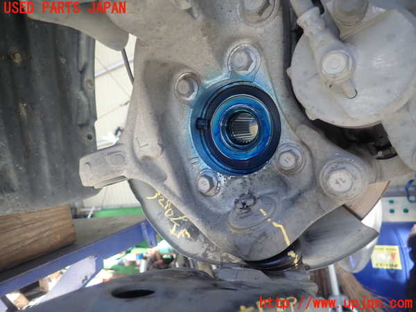 1UPJ-32904295]レクサス・CT200h(ZWA10)左フロントナックルハブ 中古_m0001.jpg