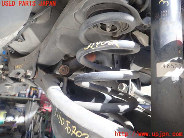 1UPJ-32905100]レクサス・CT200h(ZWA10)右リアスプリング 中古_m0001.jpg