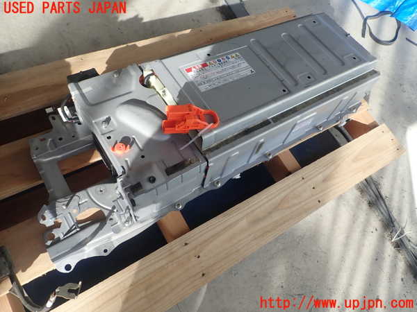 1UPJ-32906911]レクサス・CT200h(ZWA10)ハイブリッドバッテリー1 中古_m0001.jpg