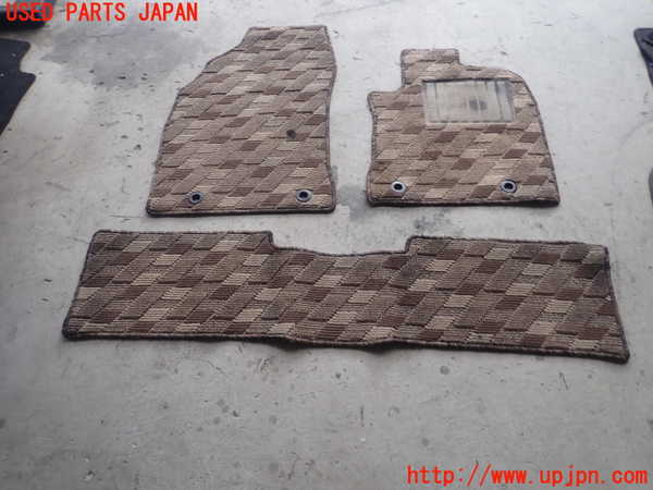 1UPJ-32907800]レクサス・CT200h(ZWA10)フロアマット 中古_m0001.jpg