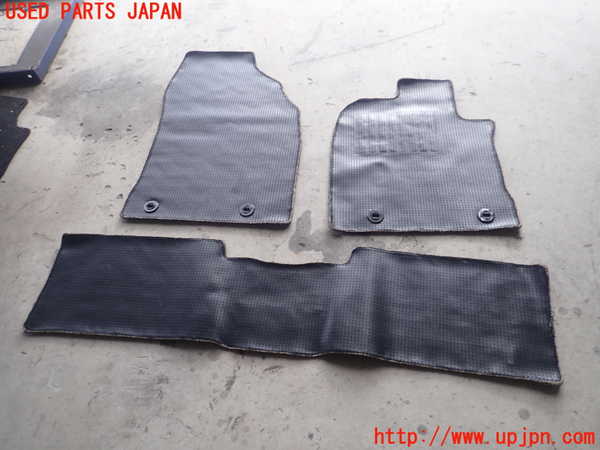 1UPJ-32907800]レクサス・CT200h(ZWA10)フロアマット 中古_m0004.jpg
